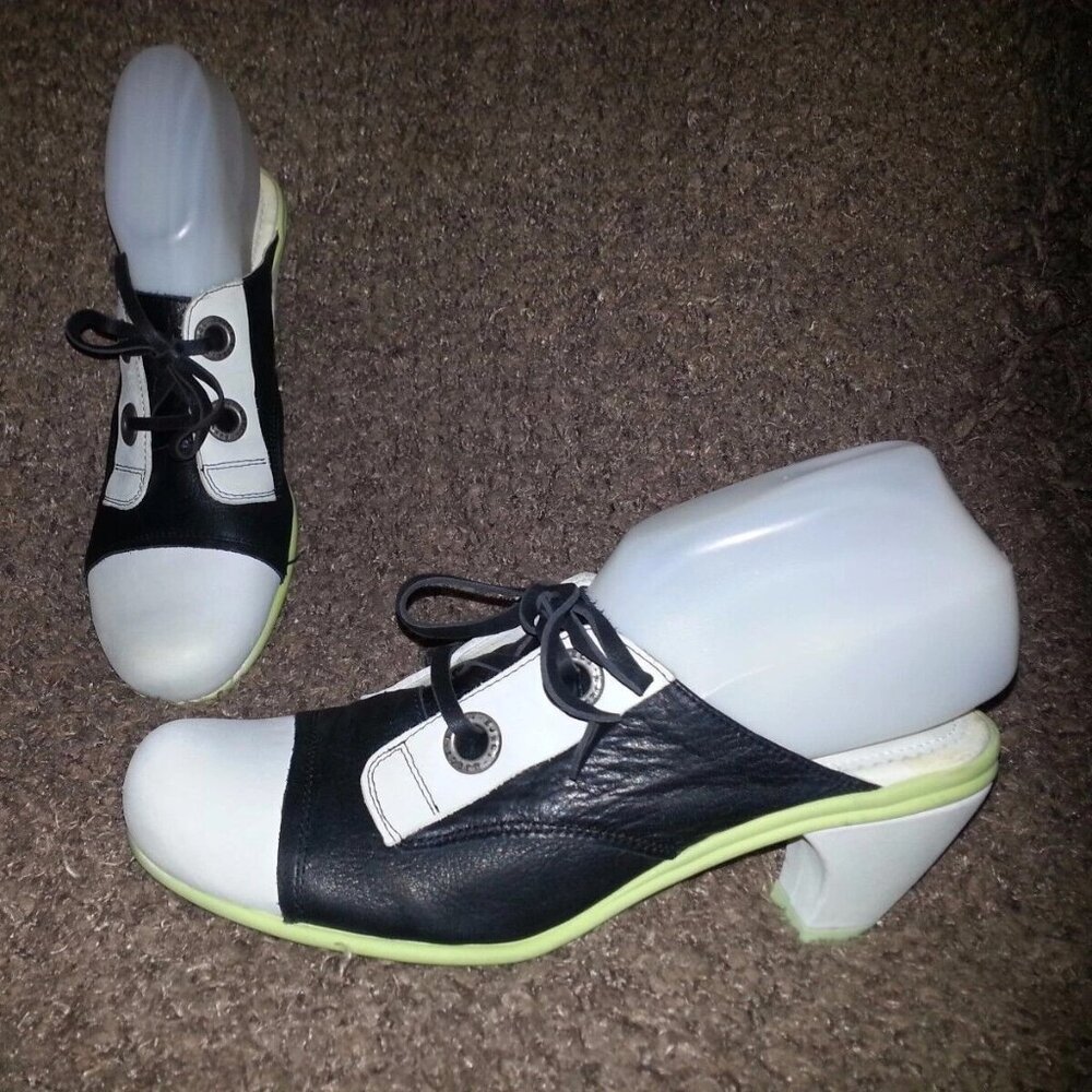 EJECT Portugal-Oxford Style Slip Ons-Black/Off White Leather-Sz 41-10.5 US-NM